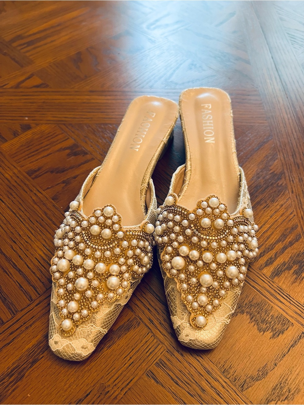 Pearl-Embellished Cream Slip-On Mules size：8